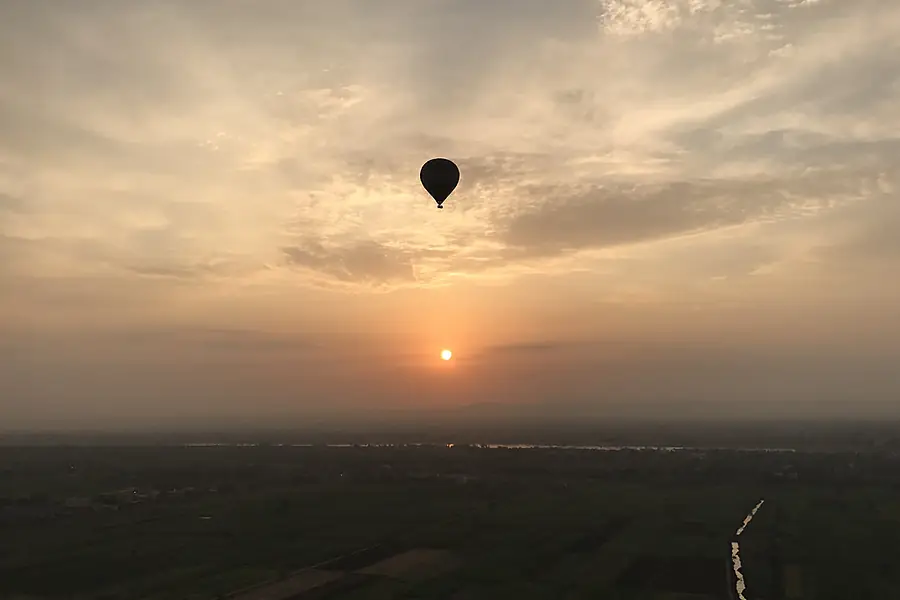 Landing over Nile banks